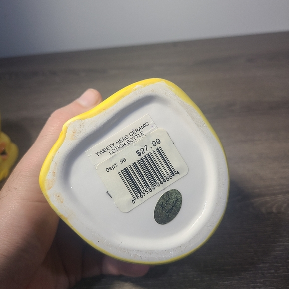 Tweety Bird Bathroom Set - Picture 3 of 4